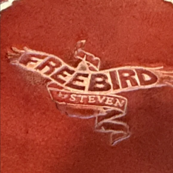 Freebird Red Leather golden Sandals - Picture 2 of 12